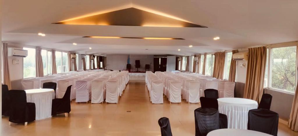 GOA Goveia Grand Resort מראה חיצוני תמונה